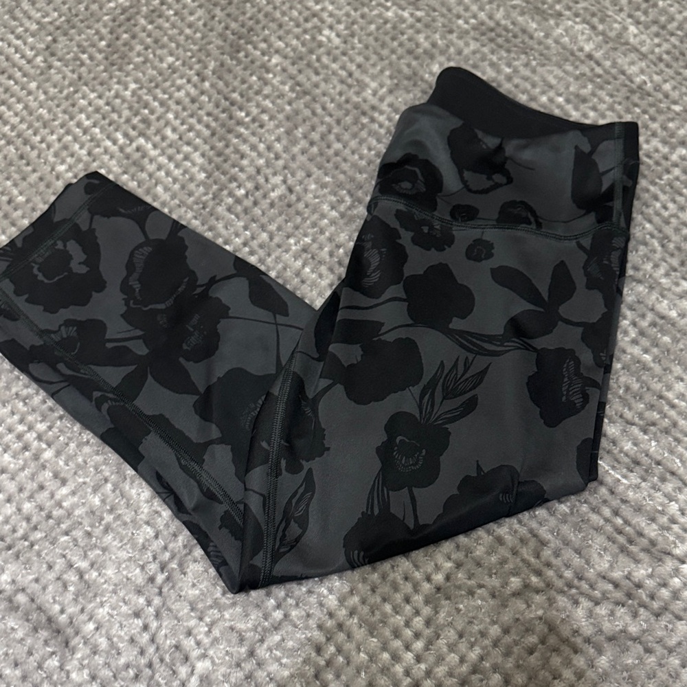 LULULEMON Black Floral Print Leggings